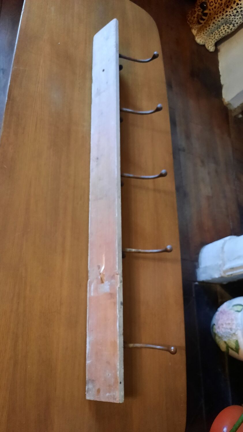 Wall coat rack with 5 hooks