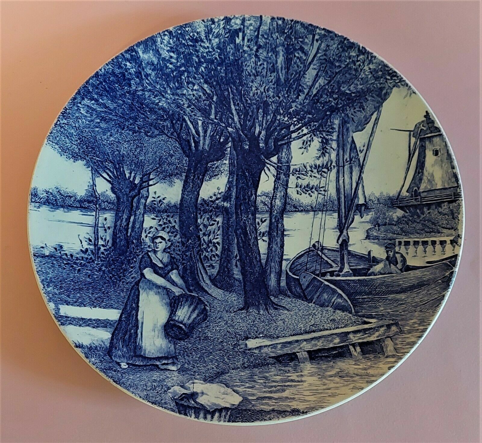 Earthenware dish Delft Boch La Louvière