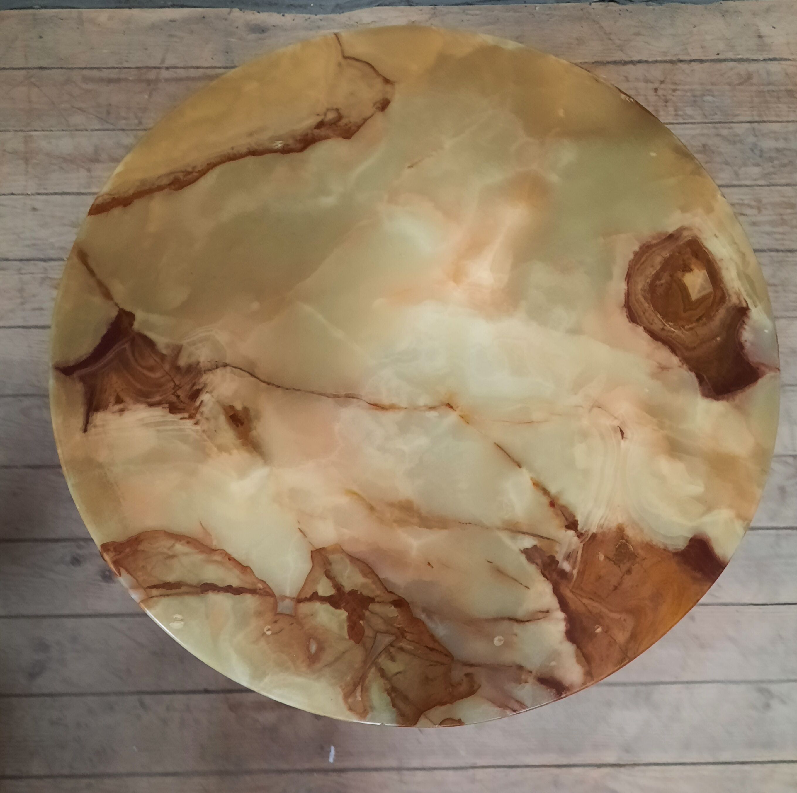 Selette metal and onyx