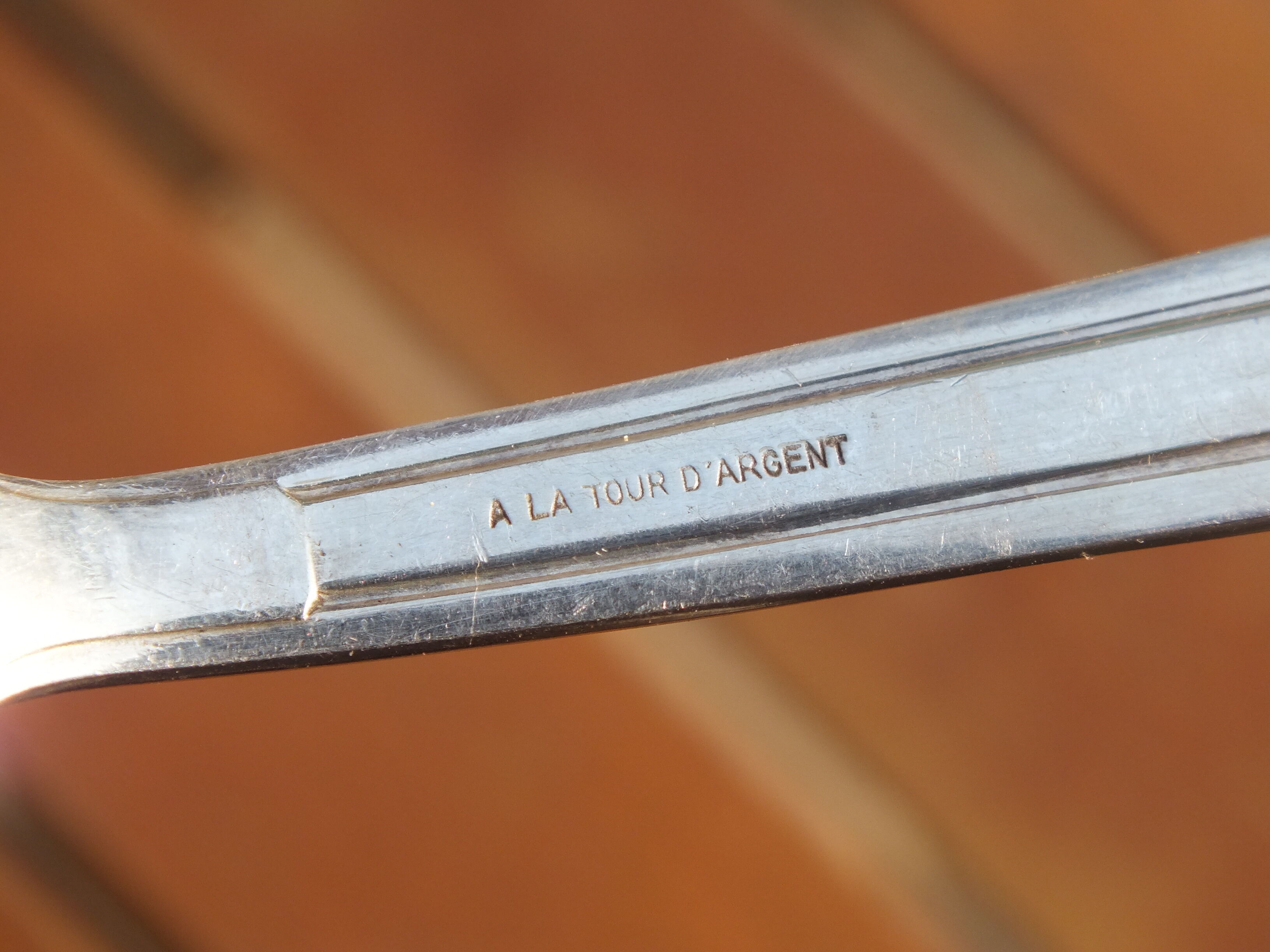 18 petites cuillères Art déco A La Tour d'Argent - en métal argenté Dixi