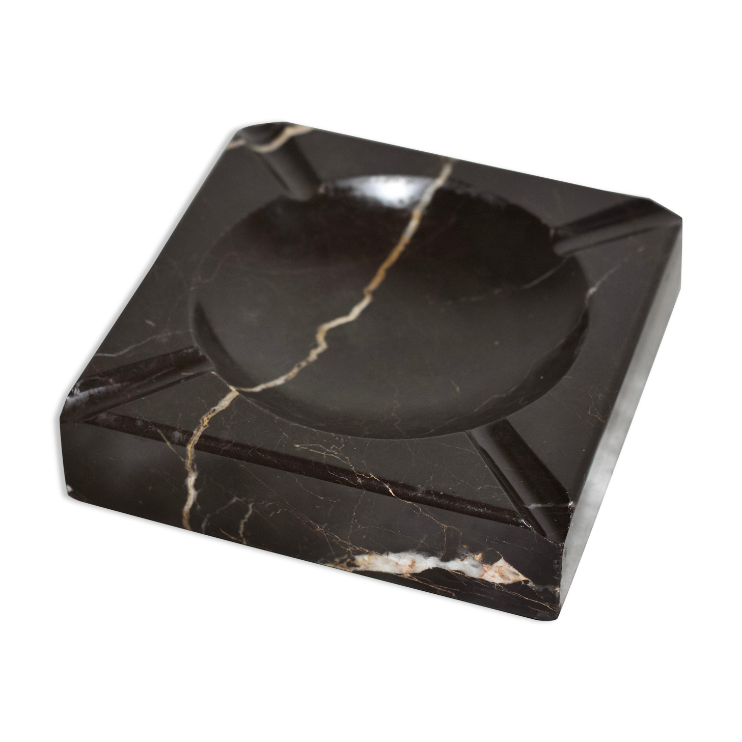 Ashtray in black marble