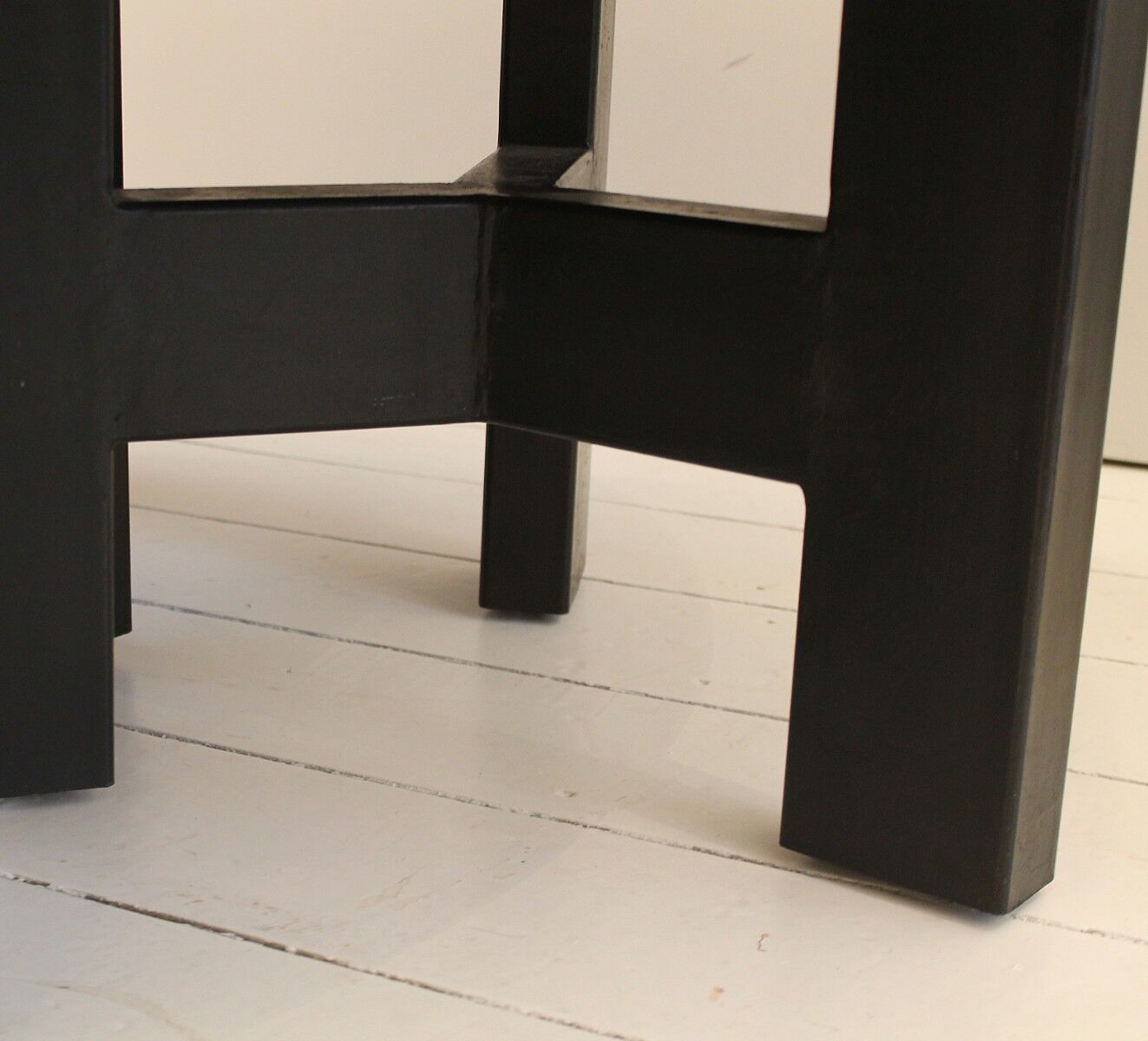 Black lacquered resin round coffee table by Ado Chale c.1970s