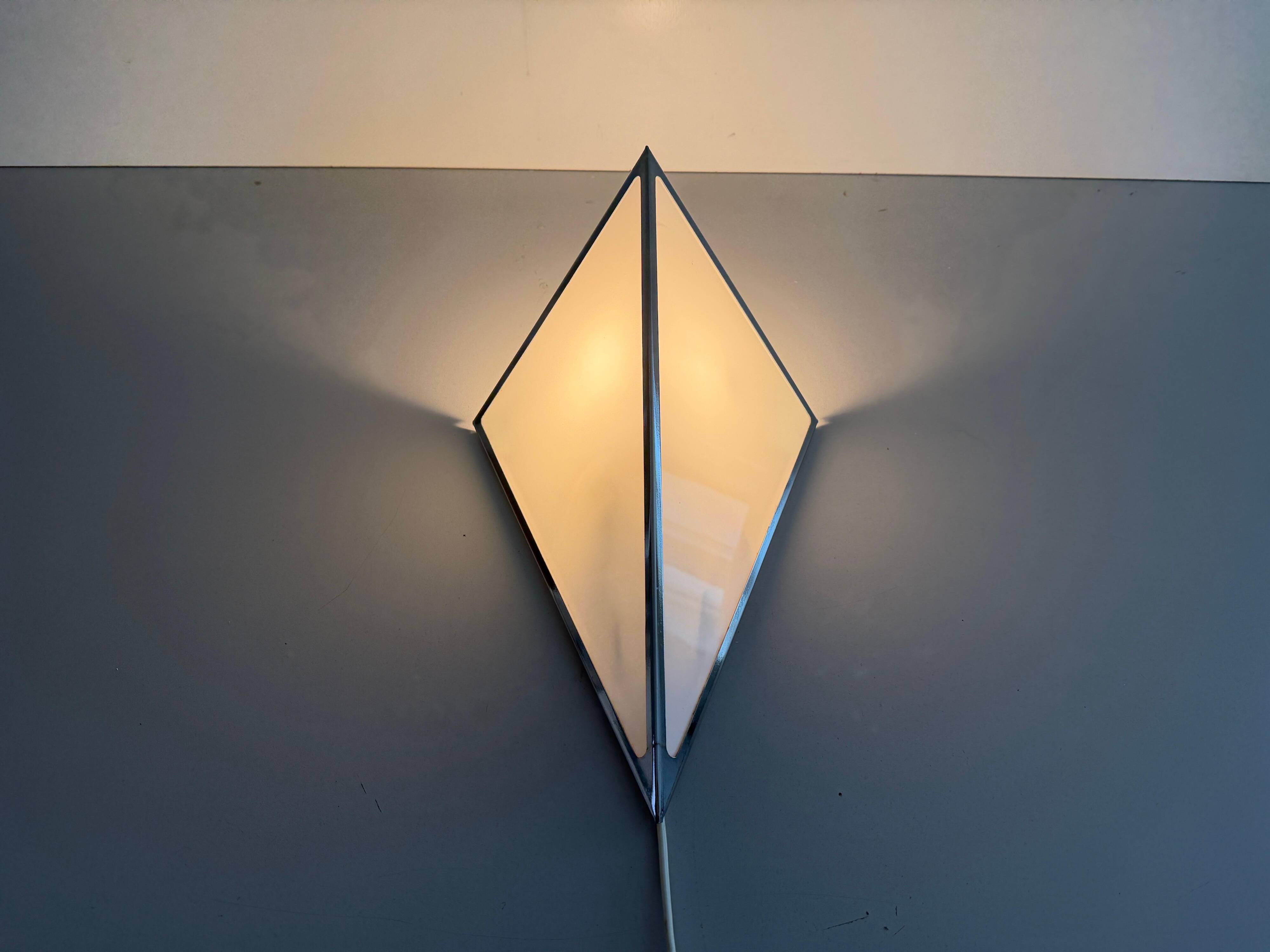 Simple opal glass wall light with an aluminium body, 1980s, Germany.