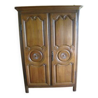 Norman wardrobe of Louis XIV period in solid cherry wood