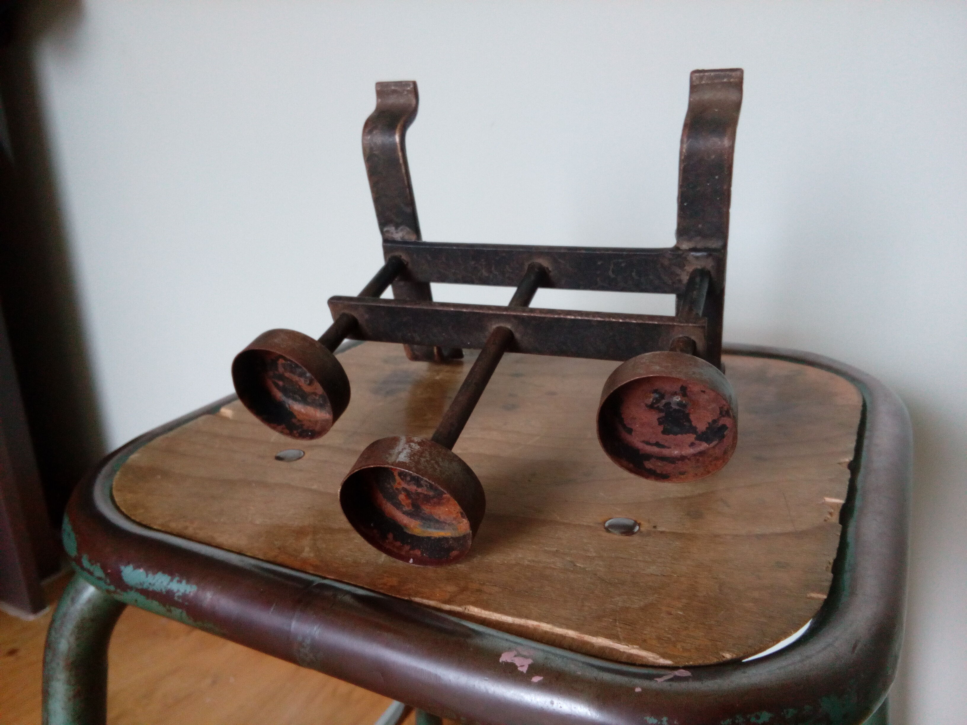 Metal candleholder