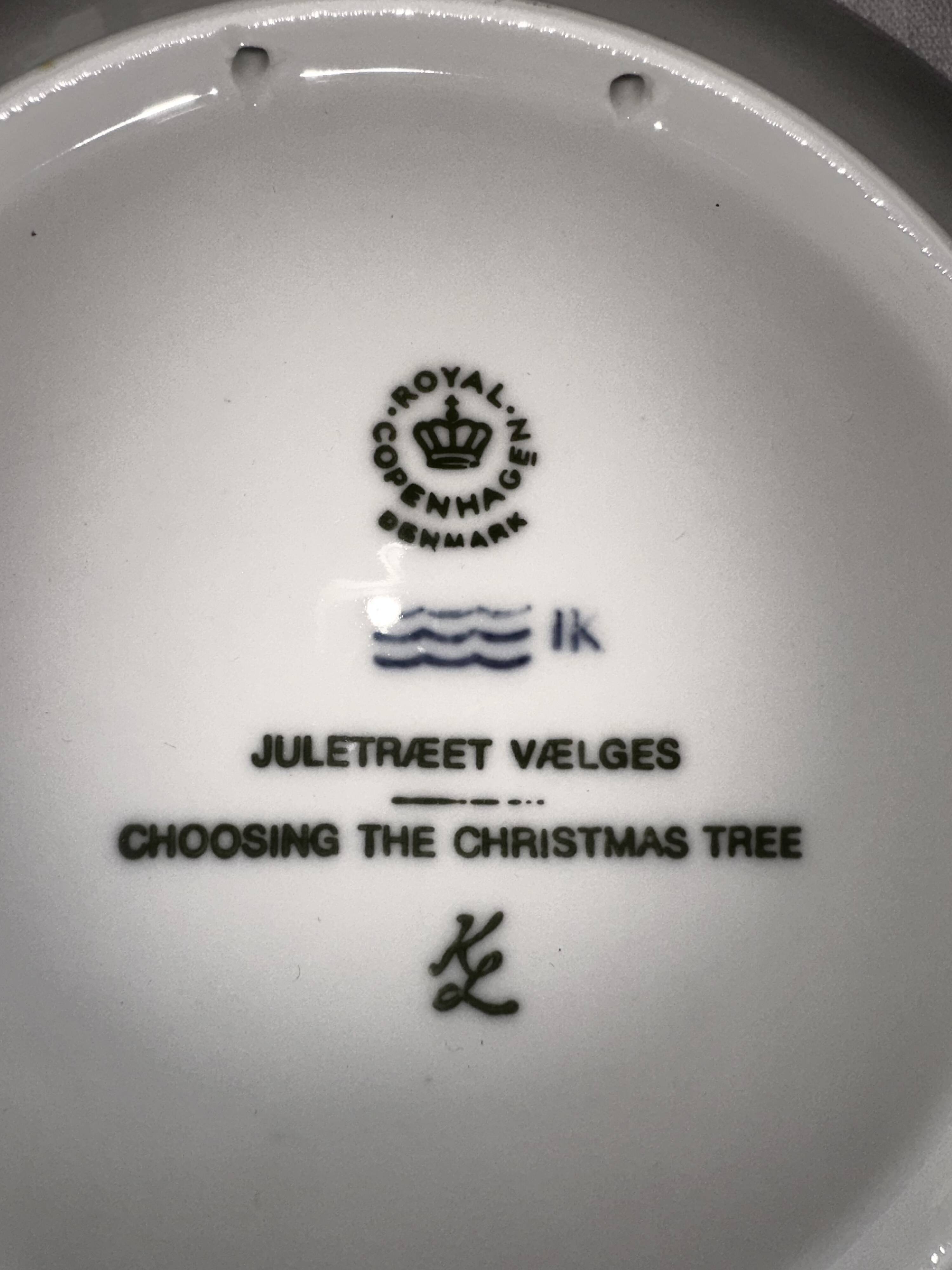 Royal Copenhagen porcelain Christmas plate 1979