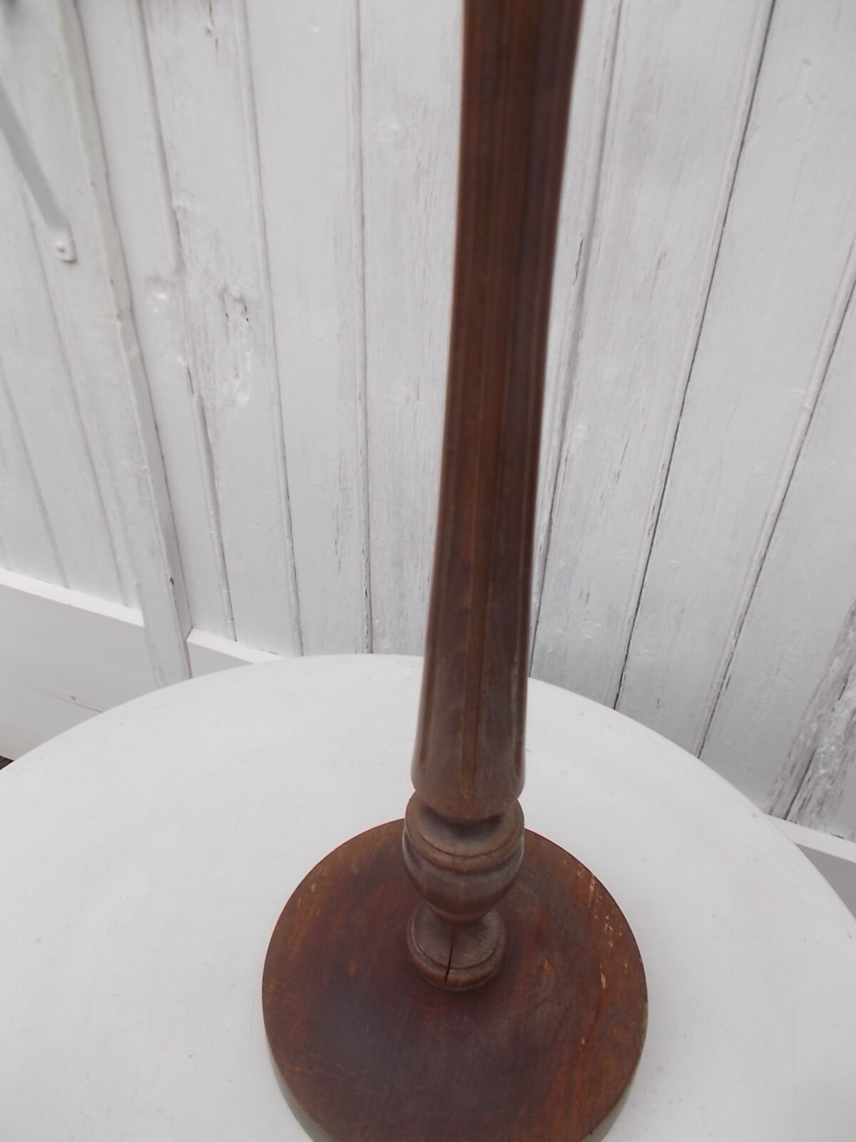 Ashtray on wooden legs