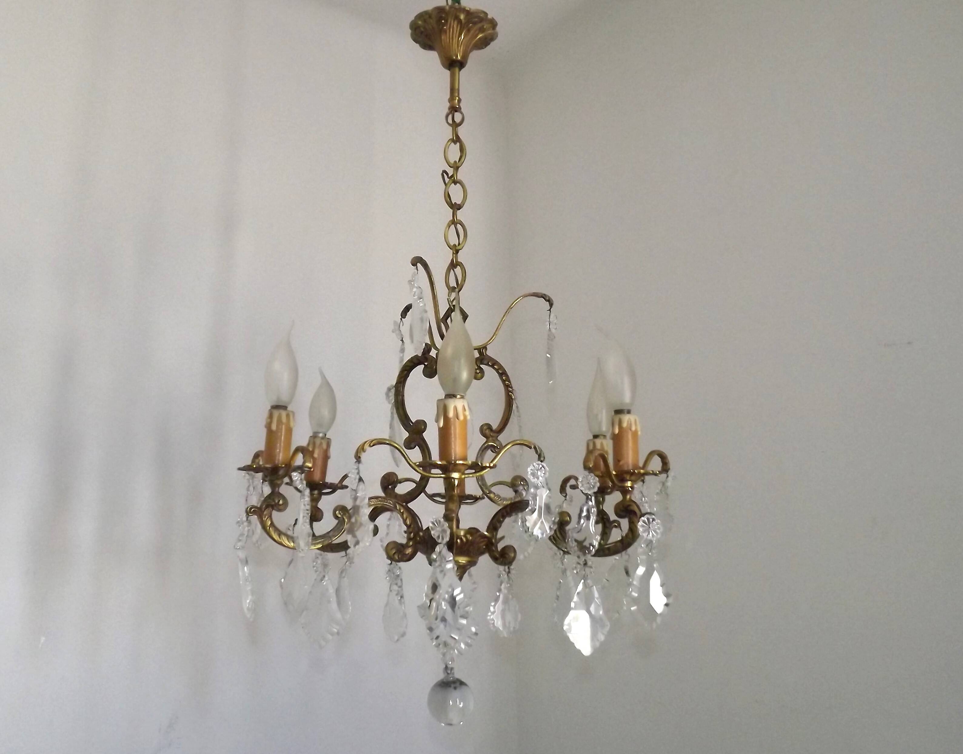 Lustre en bronze à 6 lumières, en cristal, en cage à 3 côtés de style Art Nouveau.