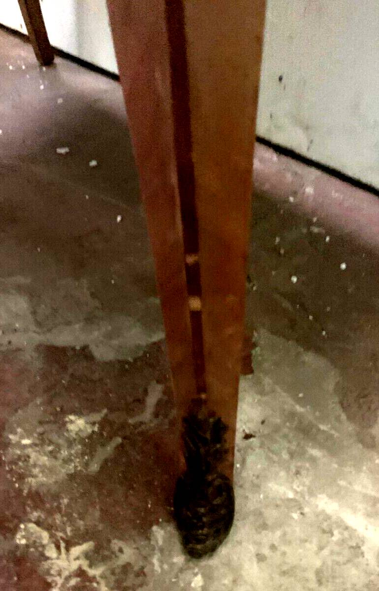 Curved Louis XV style chest of drawers 20th century marble top