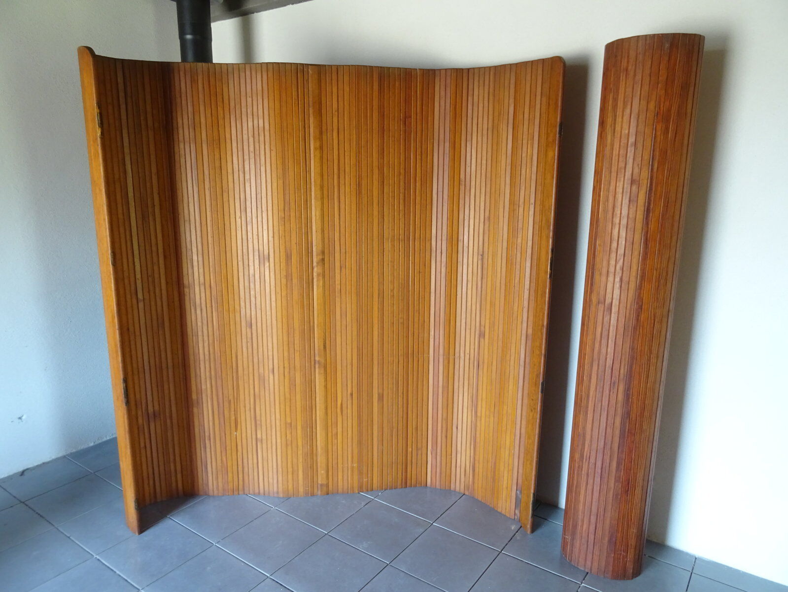 Pair of Baumann screens