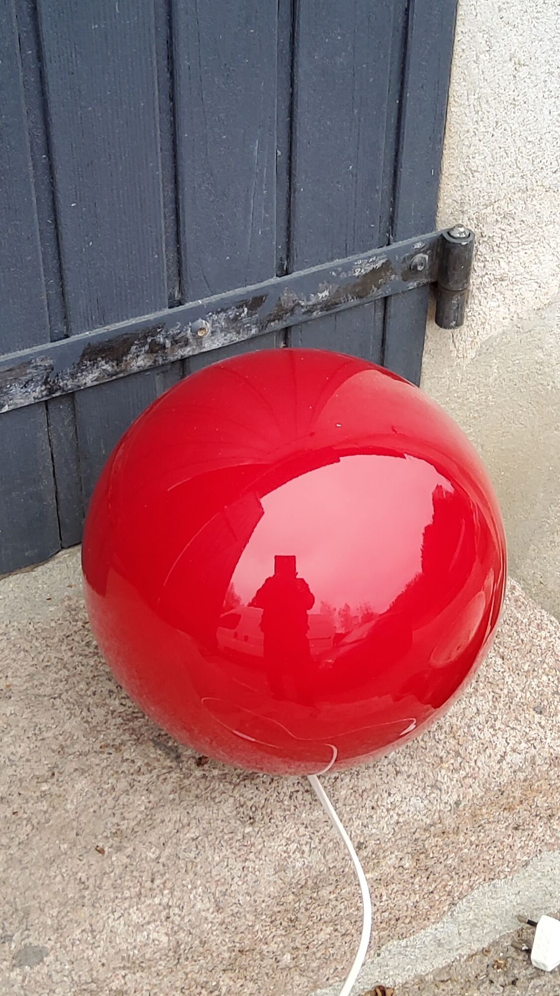 Wofi Leuchten red glass ball lamp from the 90s