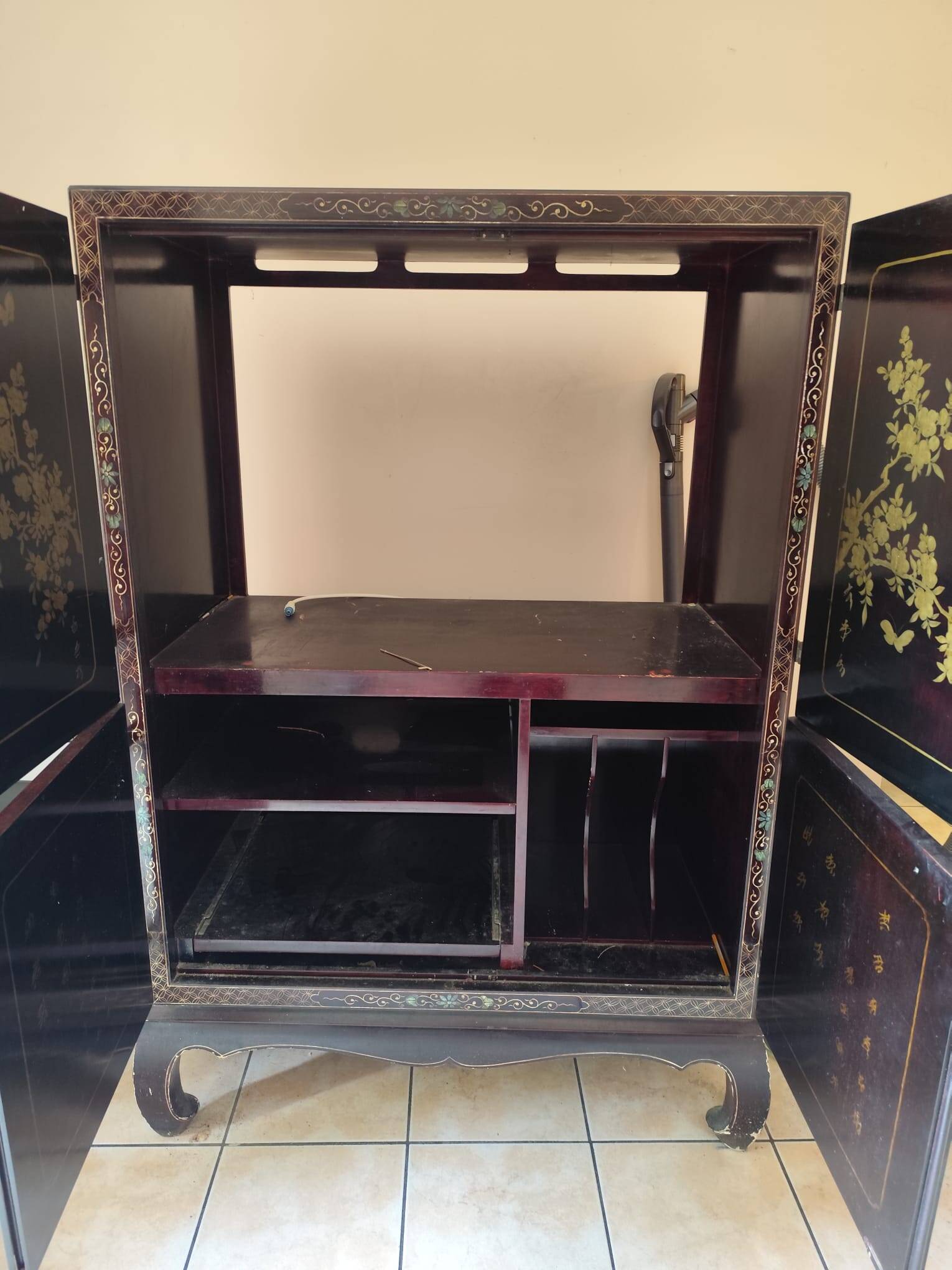 Meuble chinois laqué ancien décor oiseaux – cabinet asiatique