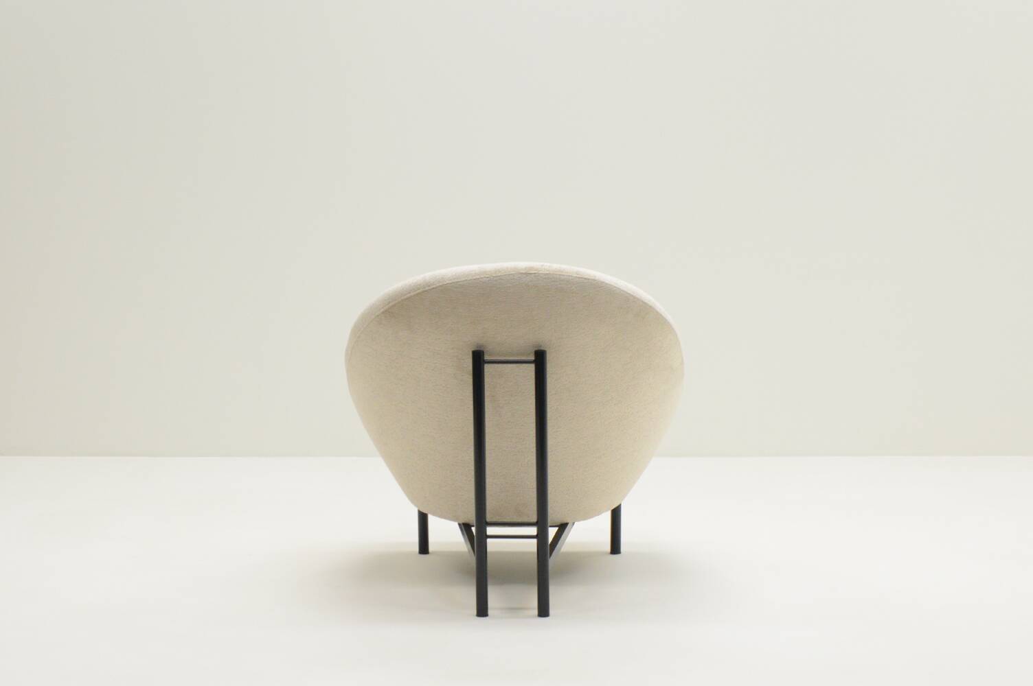 F815 lounge chair by Theo Ruth for Artifort, 1950s Netherlands.