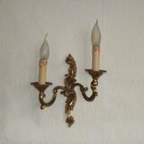 Vintage French bronze wall sconce with acanthus leaves and two light arms 51