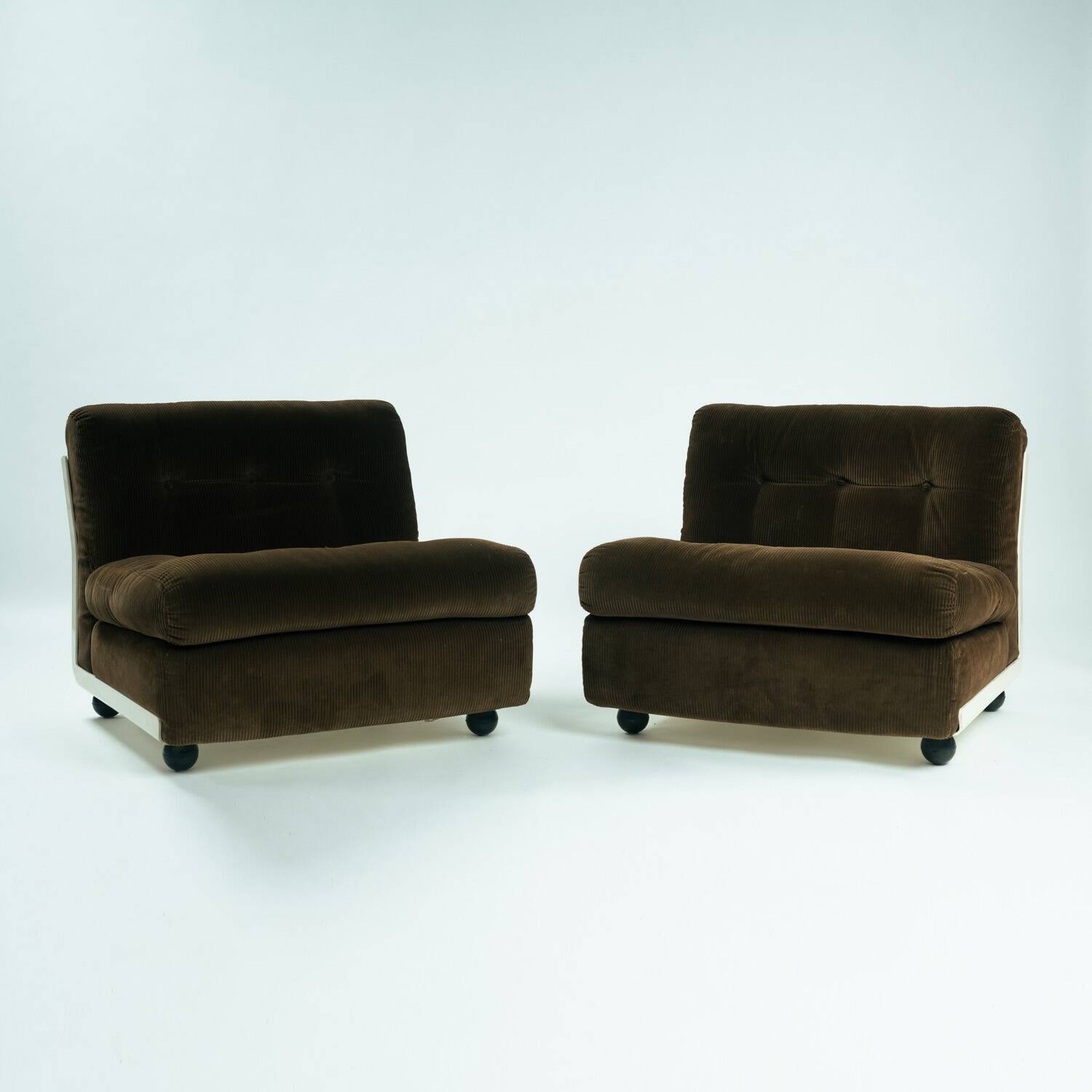 2 Mario Bellini for C&B Italia Modular 'Amanta' Seating Elements in Brown