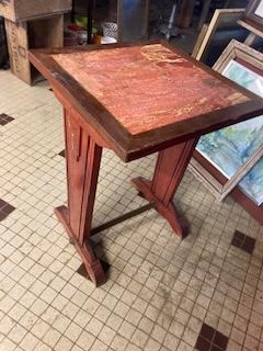 Table de bistrot carrée