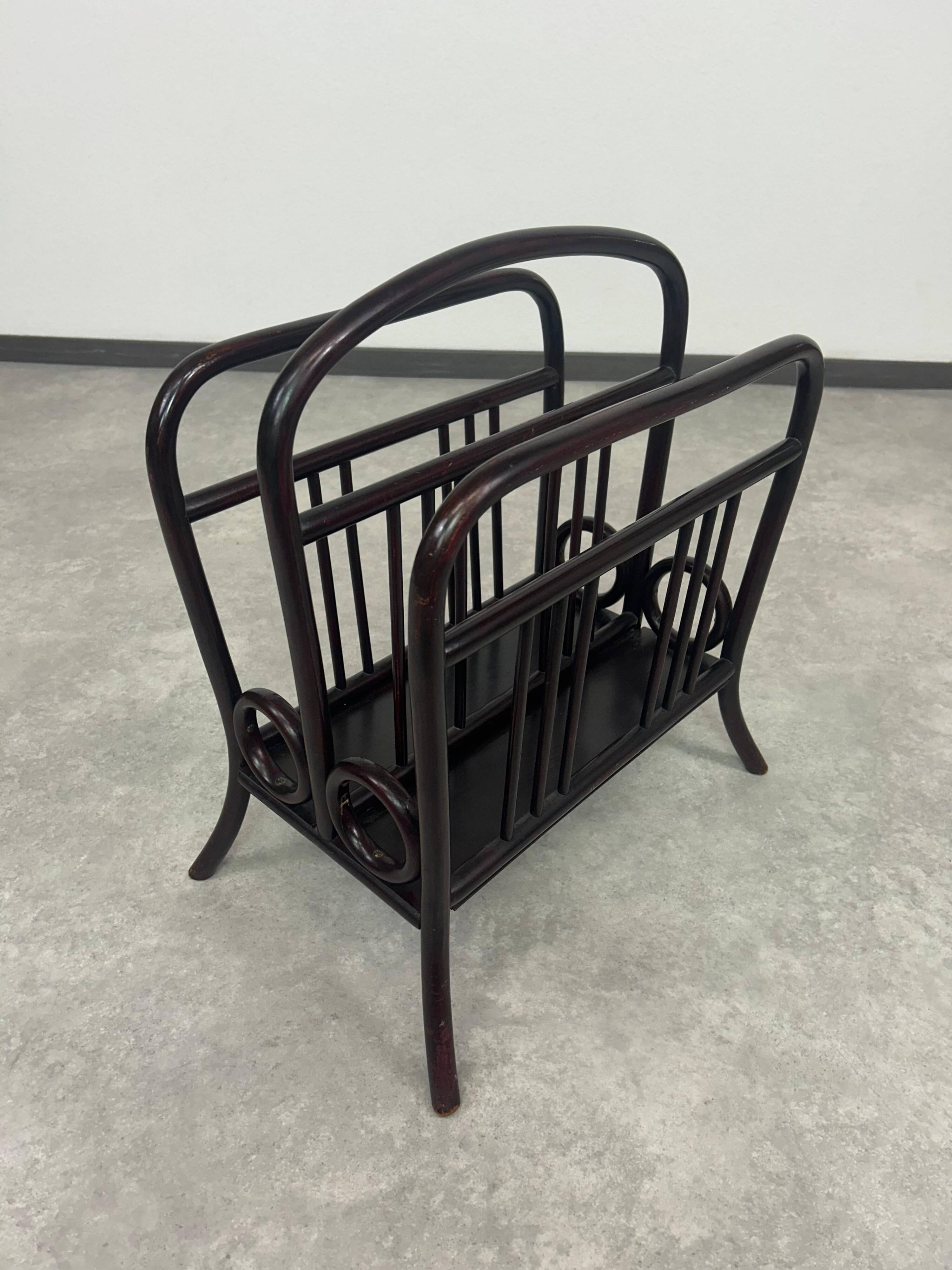Porte-revues n°33 par Thonet