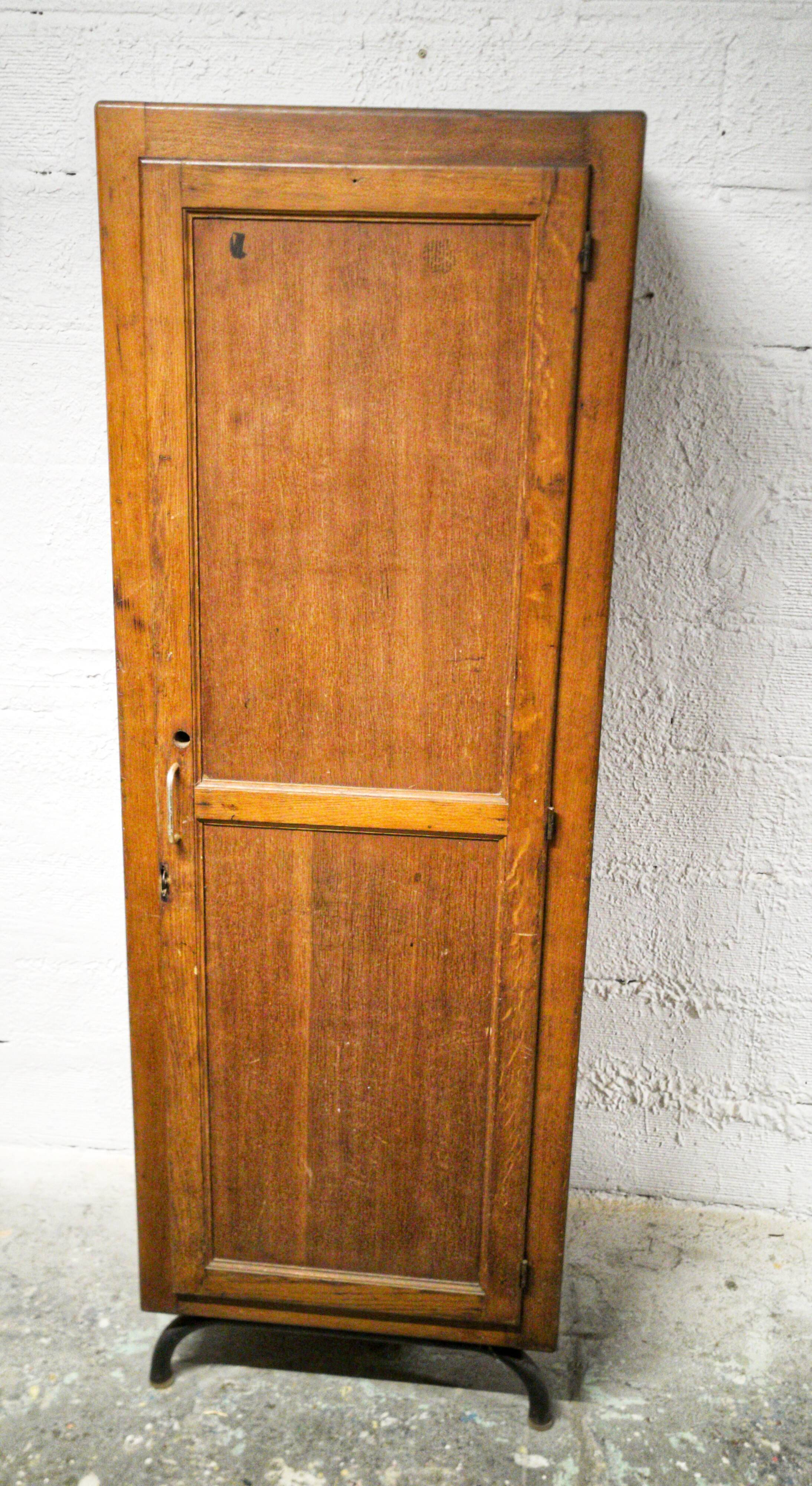 Armoire d'internat vintage