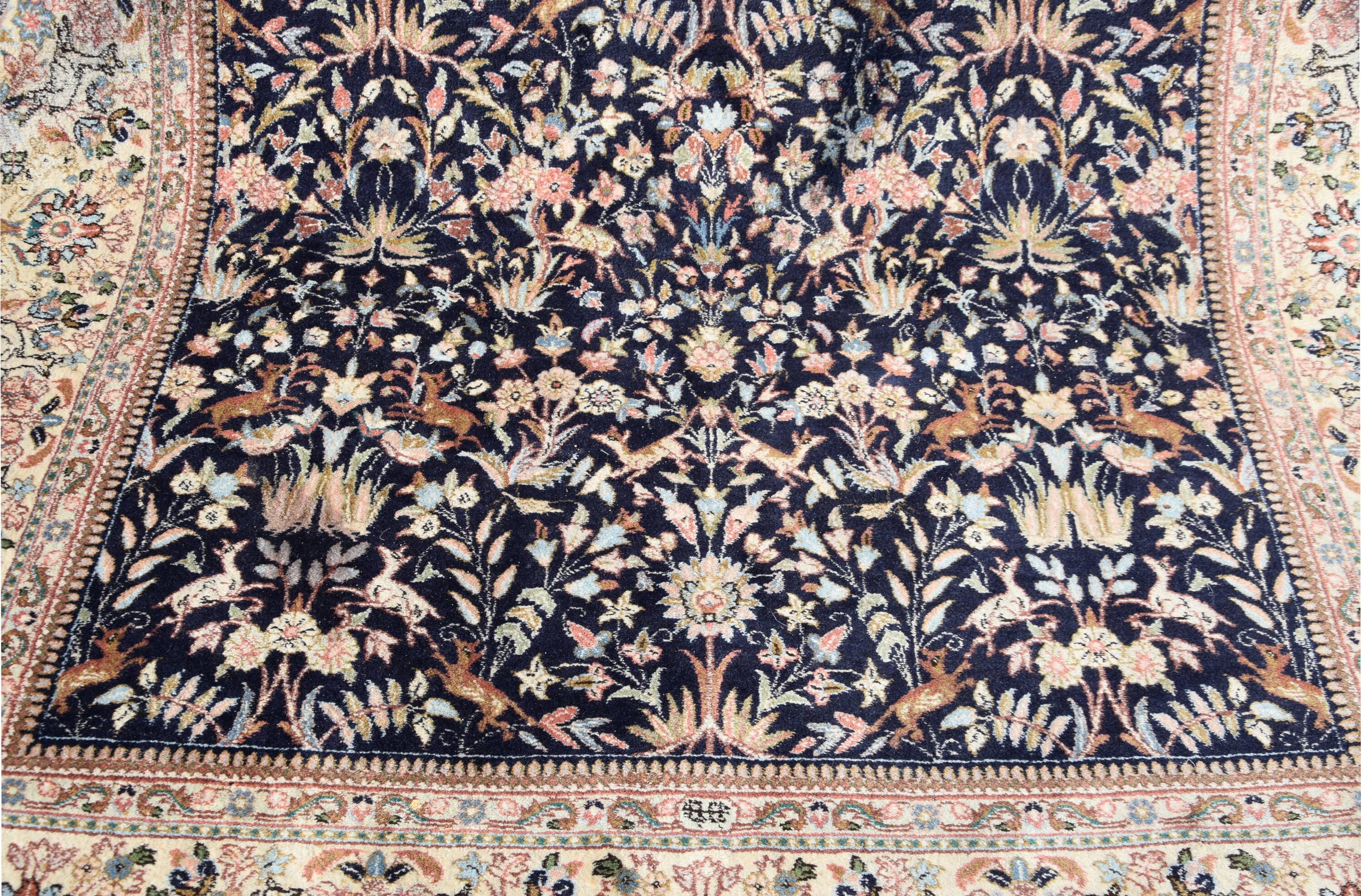 Handmade Indo-Kirman oriental rug. Dimensions: 2.70 x 1.90 m.