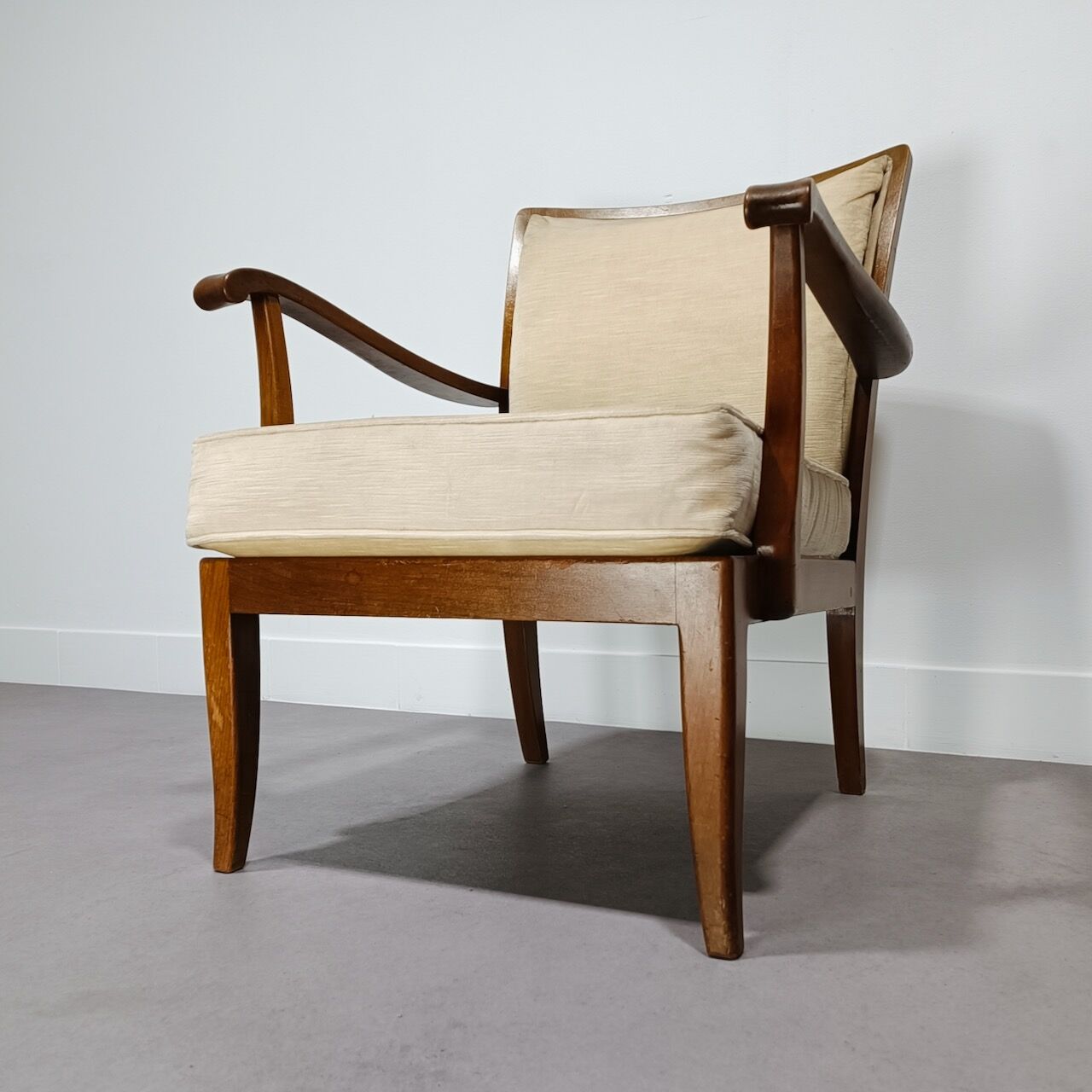 Knoll Antimot chair