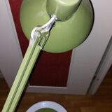 lampe architecte vintage, articulée sur socle en métal peint vert "kaki"