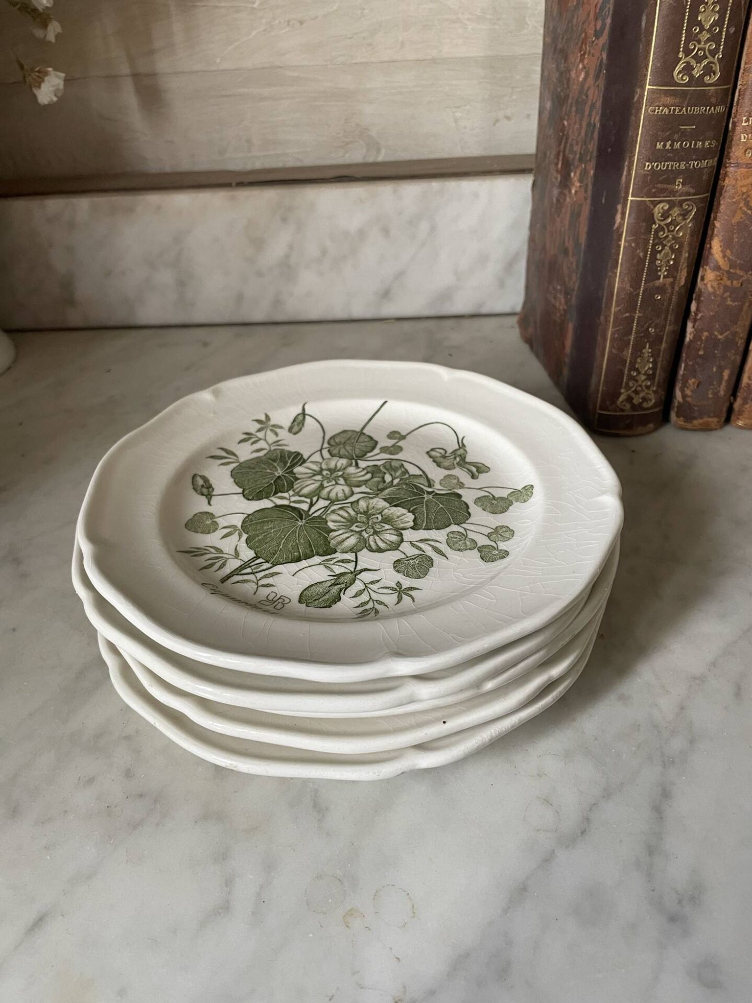 Five dessert plates "capucines" in Gien earthenware.