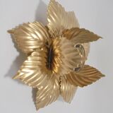 Golden flower wall lamp
