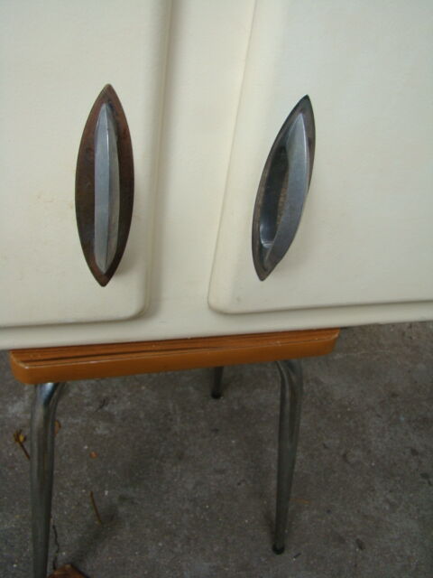 Vintage medicine cabinet 60