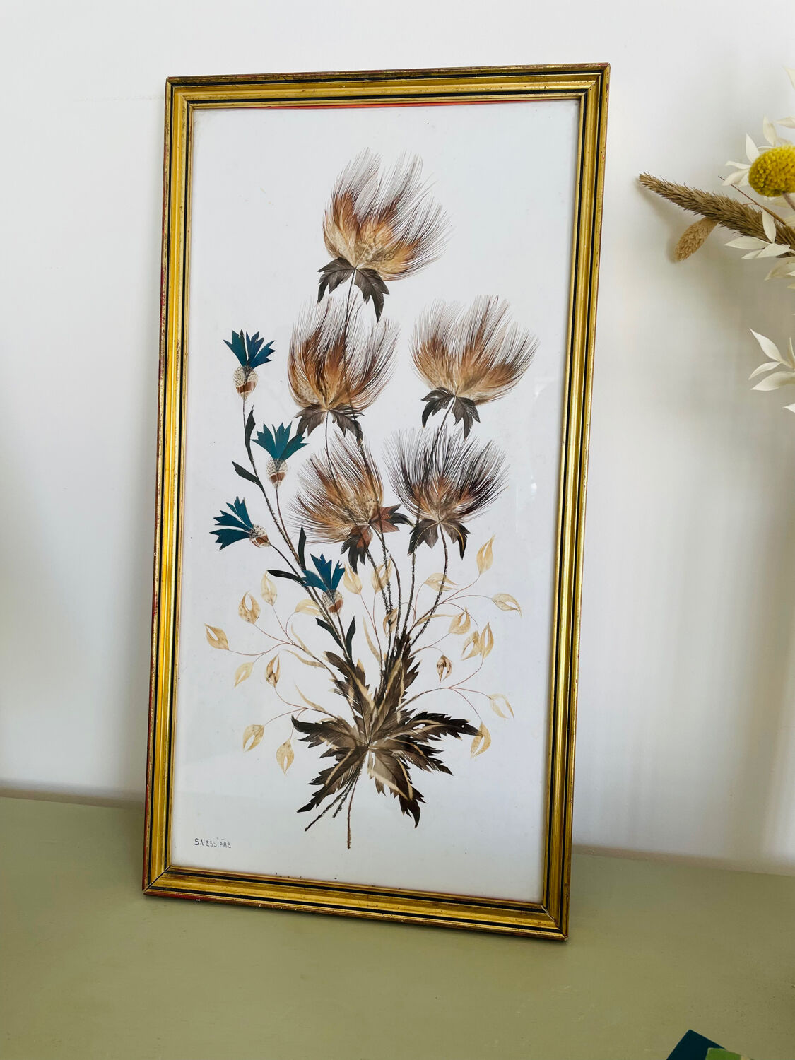 Vintage framing floral feather patterns