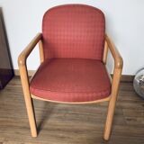 Powder pink armchair - light wood