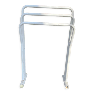 White metal towel rack