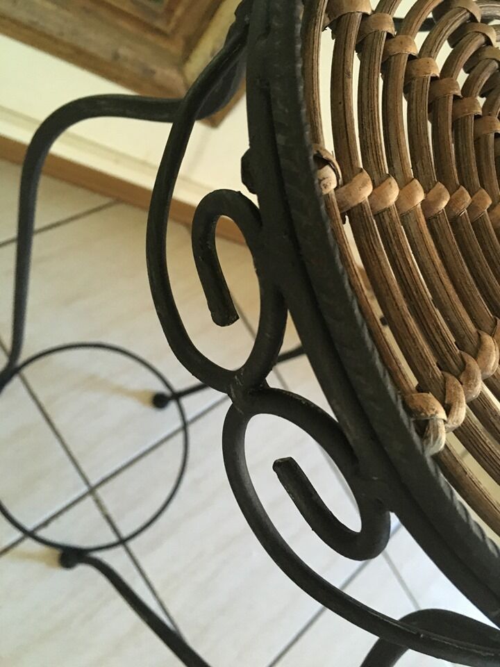 Tripod side table in rattan and iron