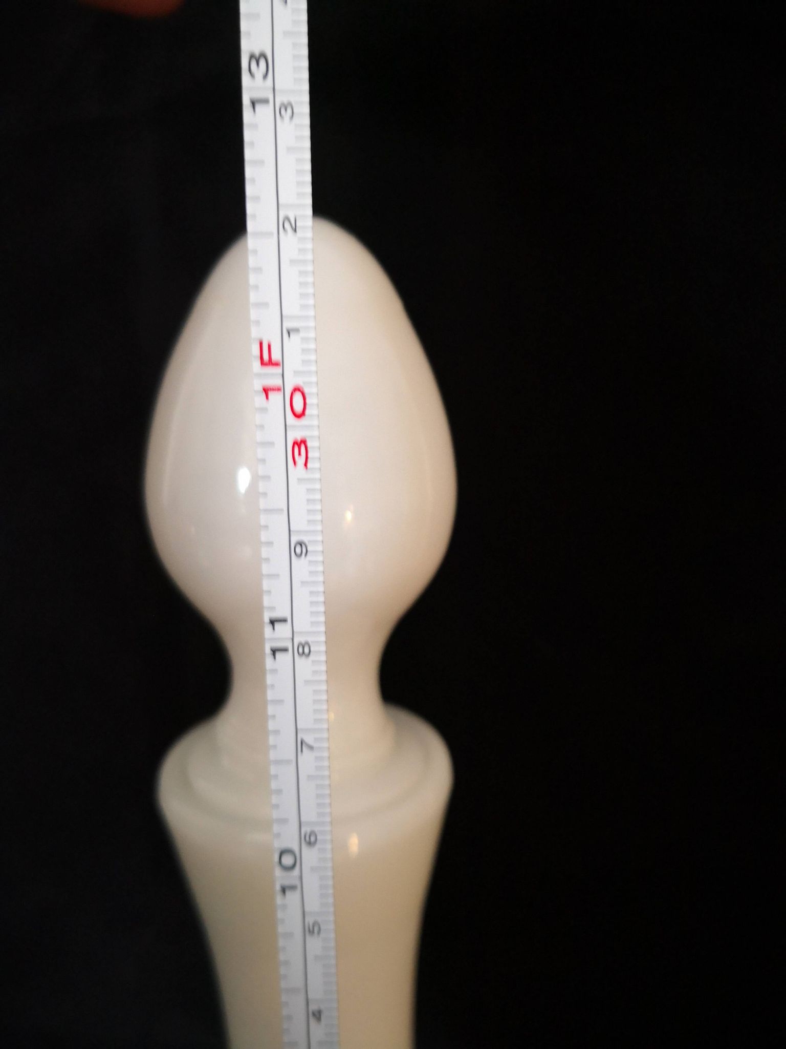 carafe en opaline blanche