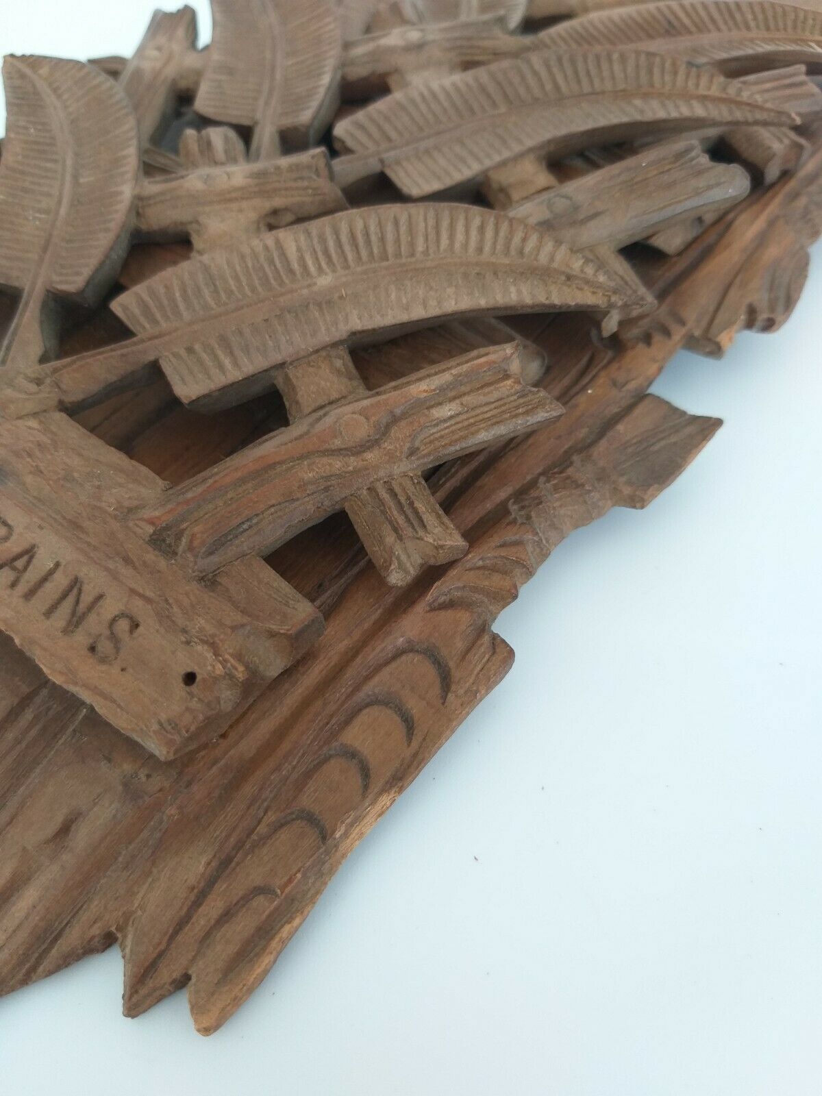 Porte courrier Saint Gervais les bains bois sculpte foret noire 1900