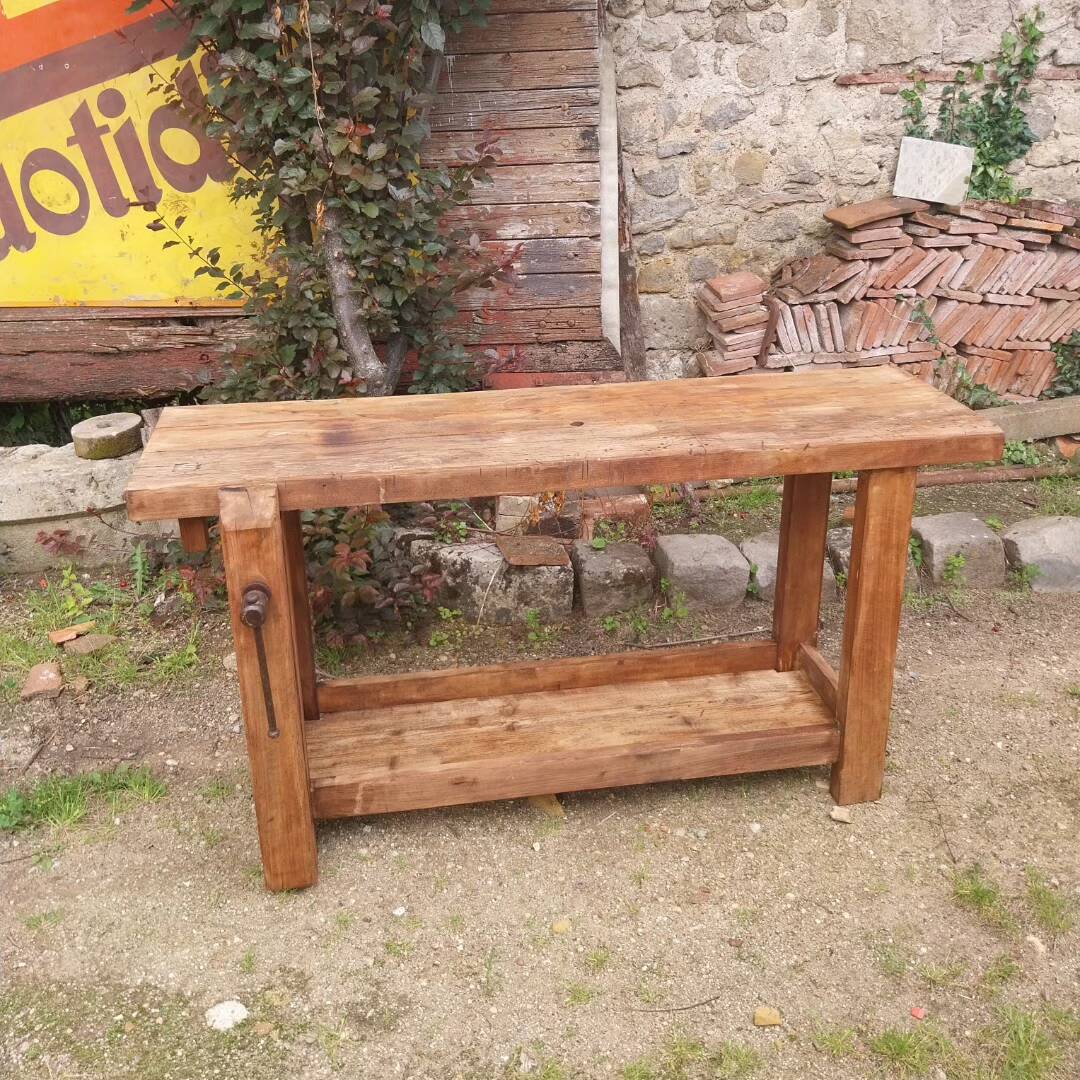 Wooden carpenter's workbench