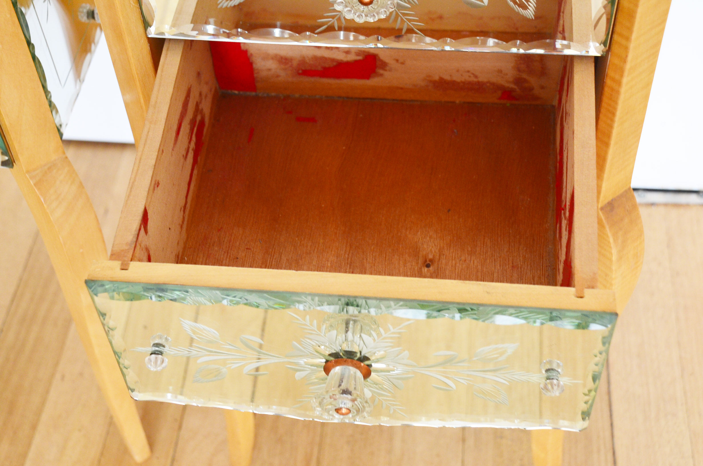 Lot 2 side mirrors tables venetians 50s