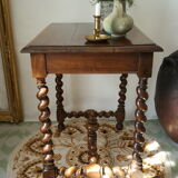 Table d'appoint, console style Louis XIII en noyer
