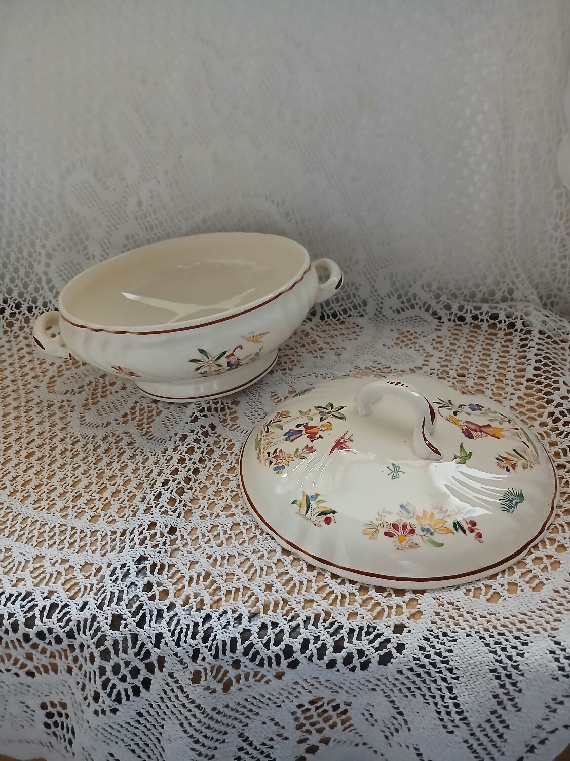 Longwy "Old Moustier" soup tureen