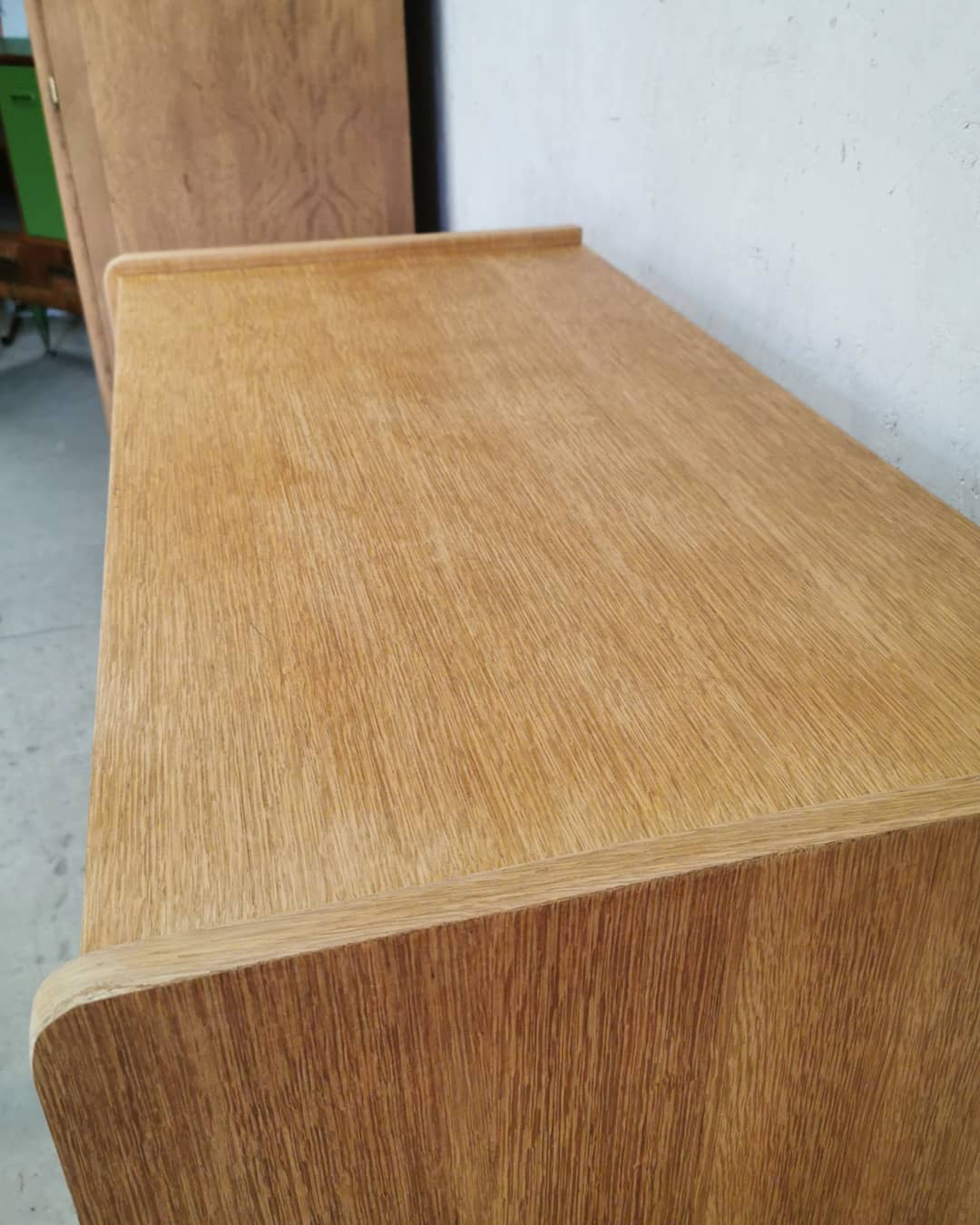 Vintage wooden chest of drawers