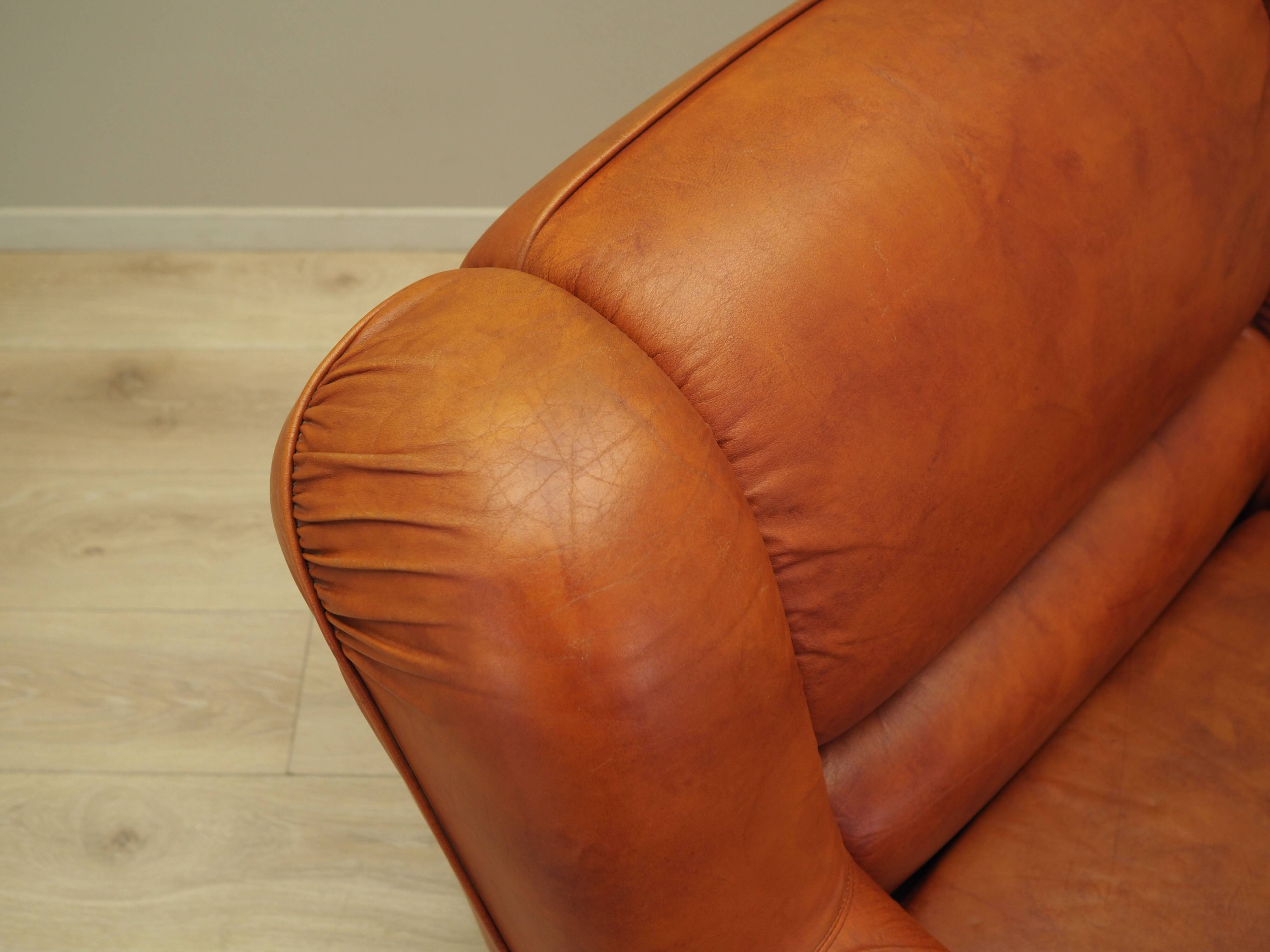 Fauteuil orange, design italien, années 1970, fabricant : Mimo Padova