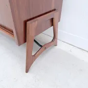 Scandinavian style bookshelf in teak and brass, 1950.