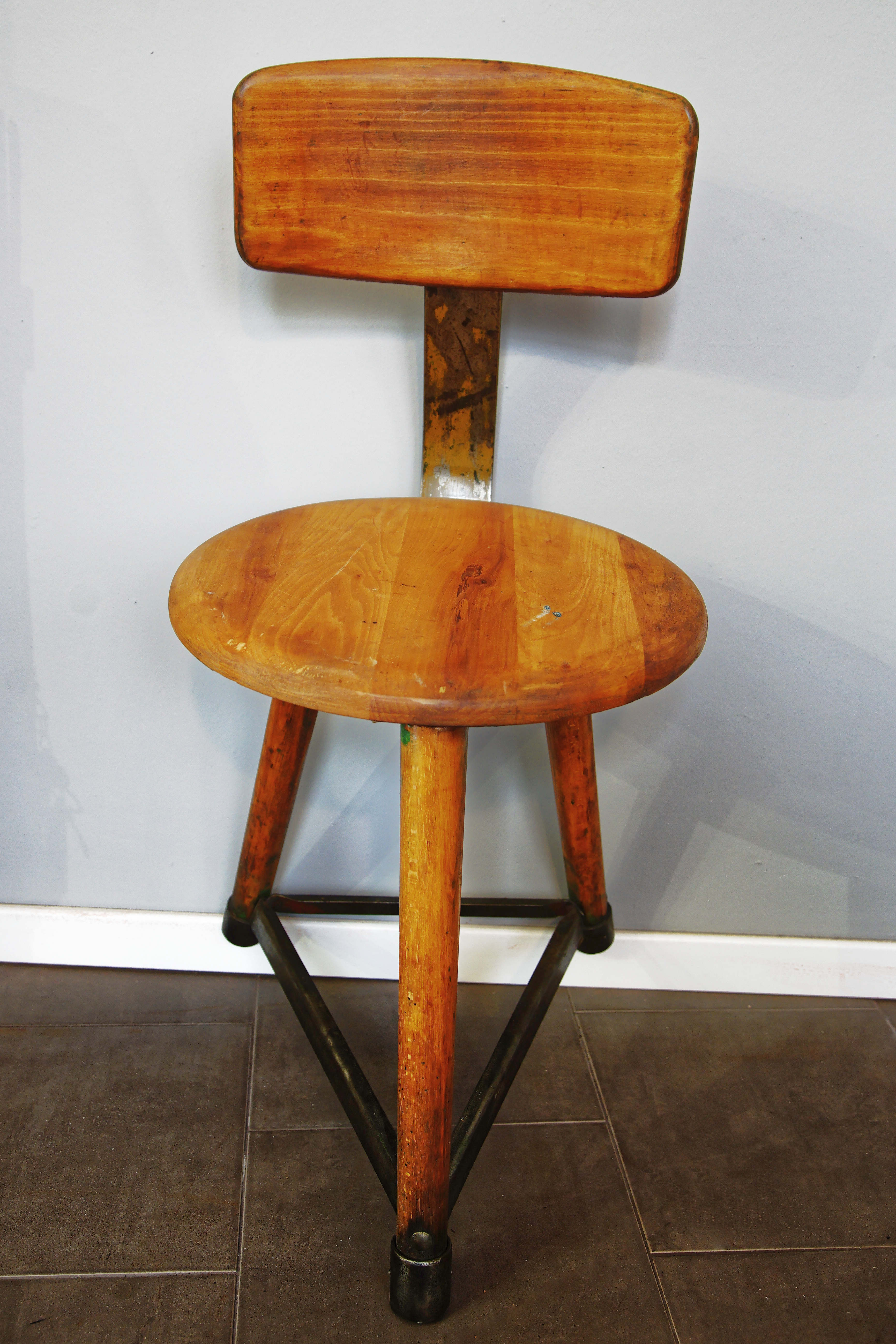 Workshop chair Ama elastic round with backrest (413)