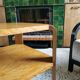 Table basse art déco carrée en bois clair