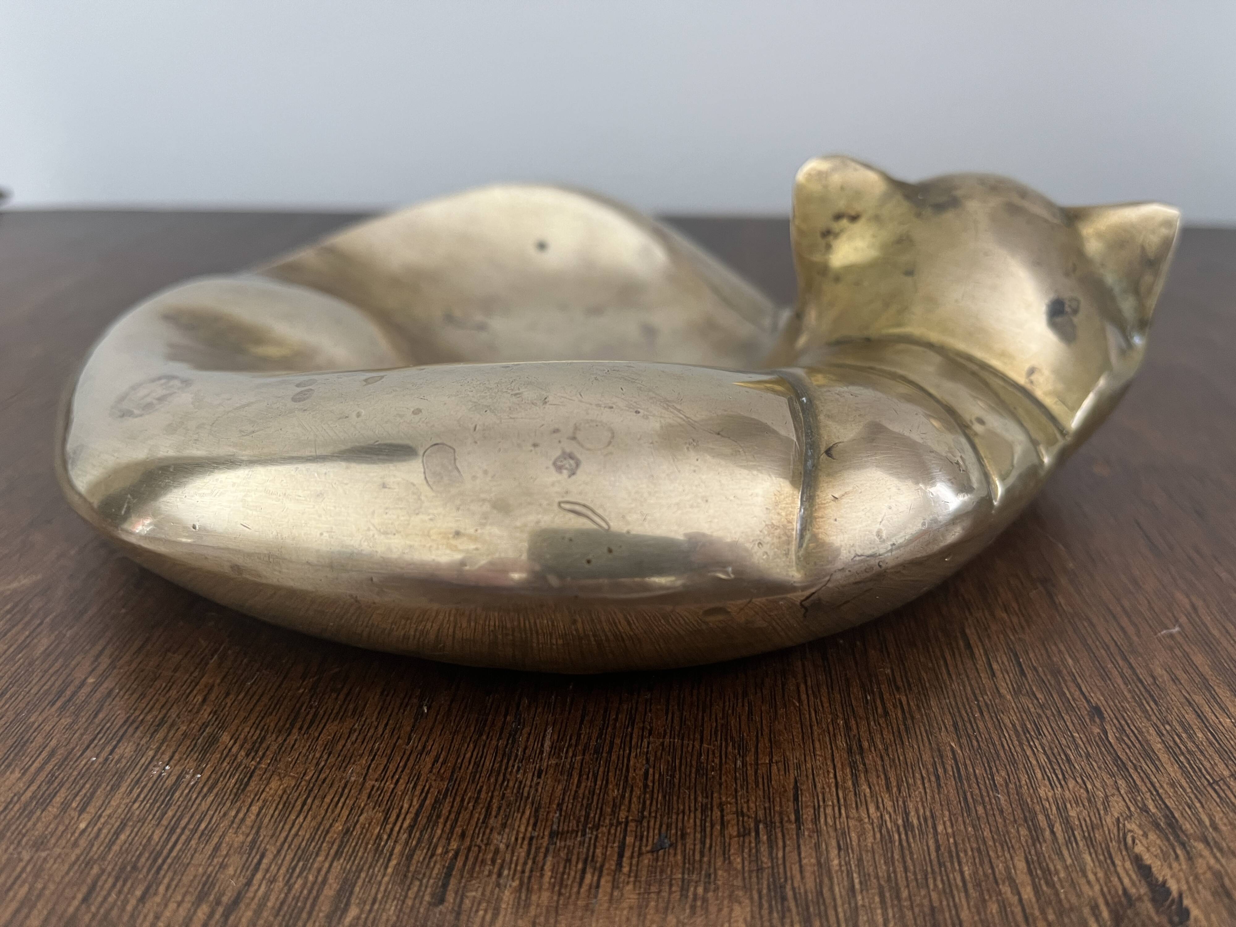 bronze cat emptier from the 1930s