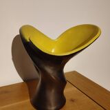 Black and yellow pitcher ceramidi