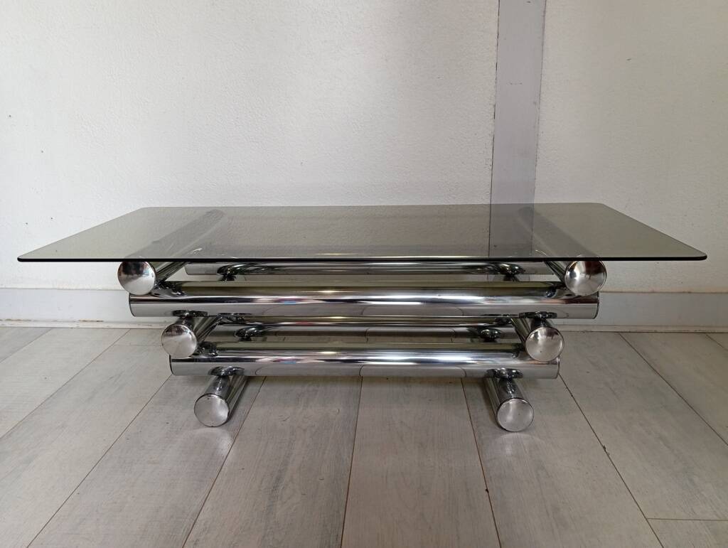 Table basse en métal chromé et verre fumé, années 70