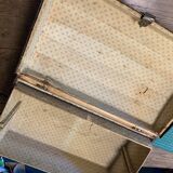 Petit coffre en bois ancien