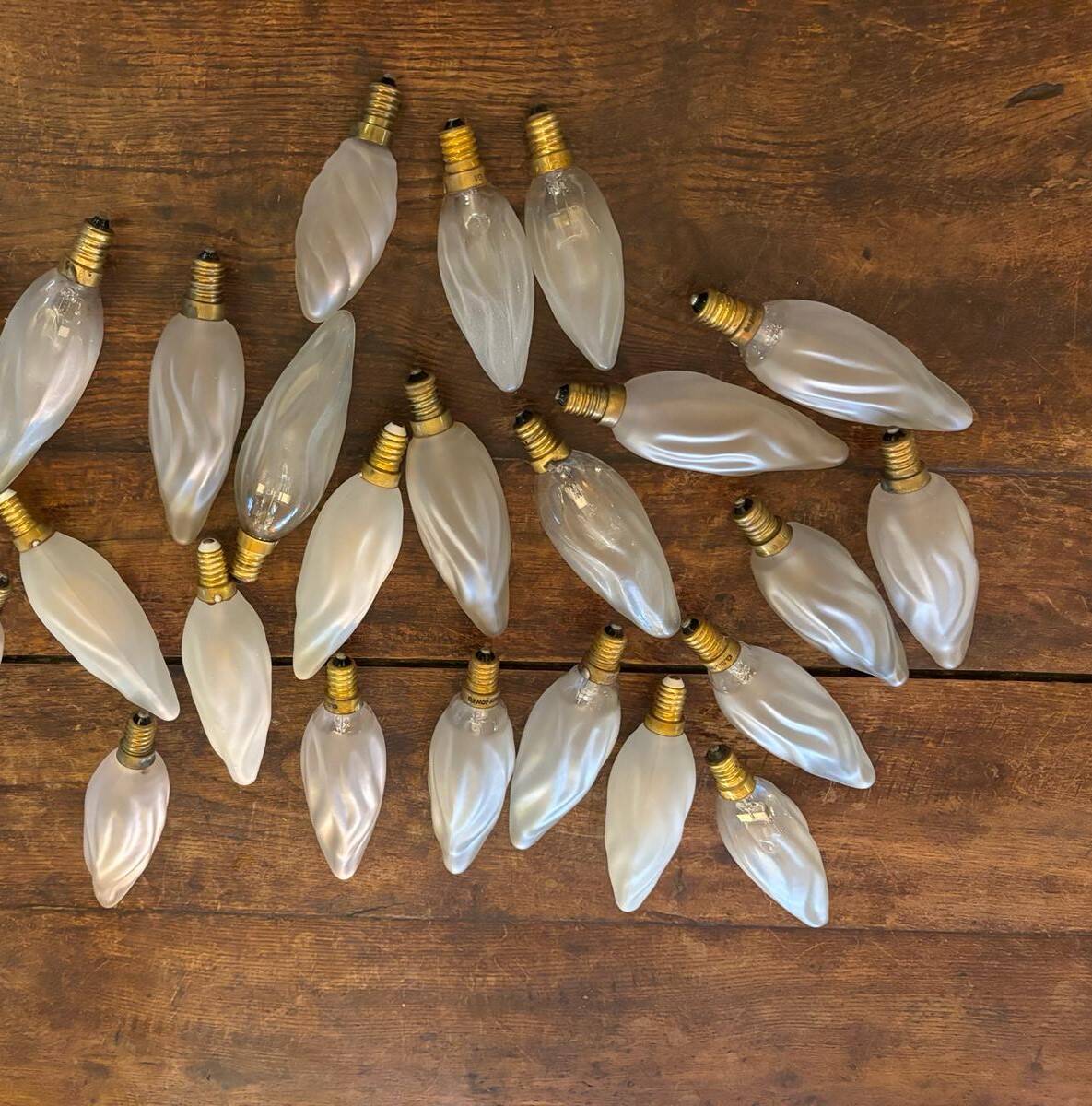 Set of 5 pairs of Louis XV style gilt bronze wall lights + bulbs