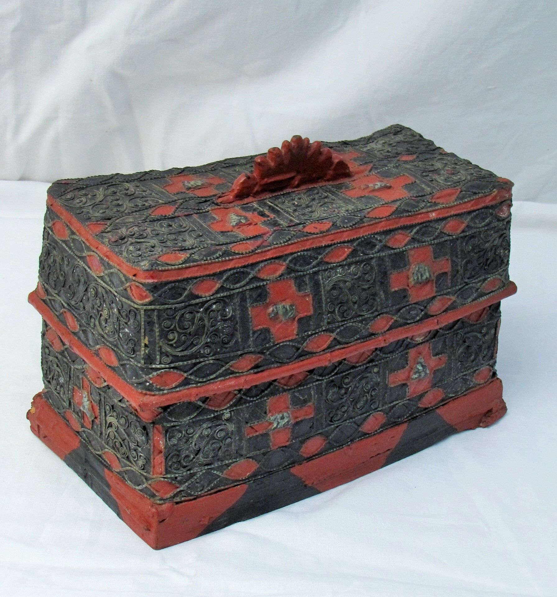 Burma Laque Offering Box