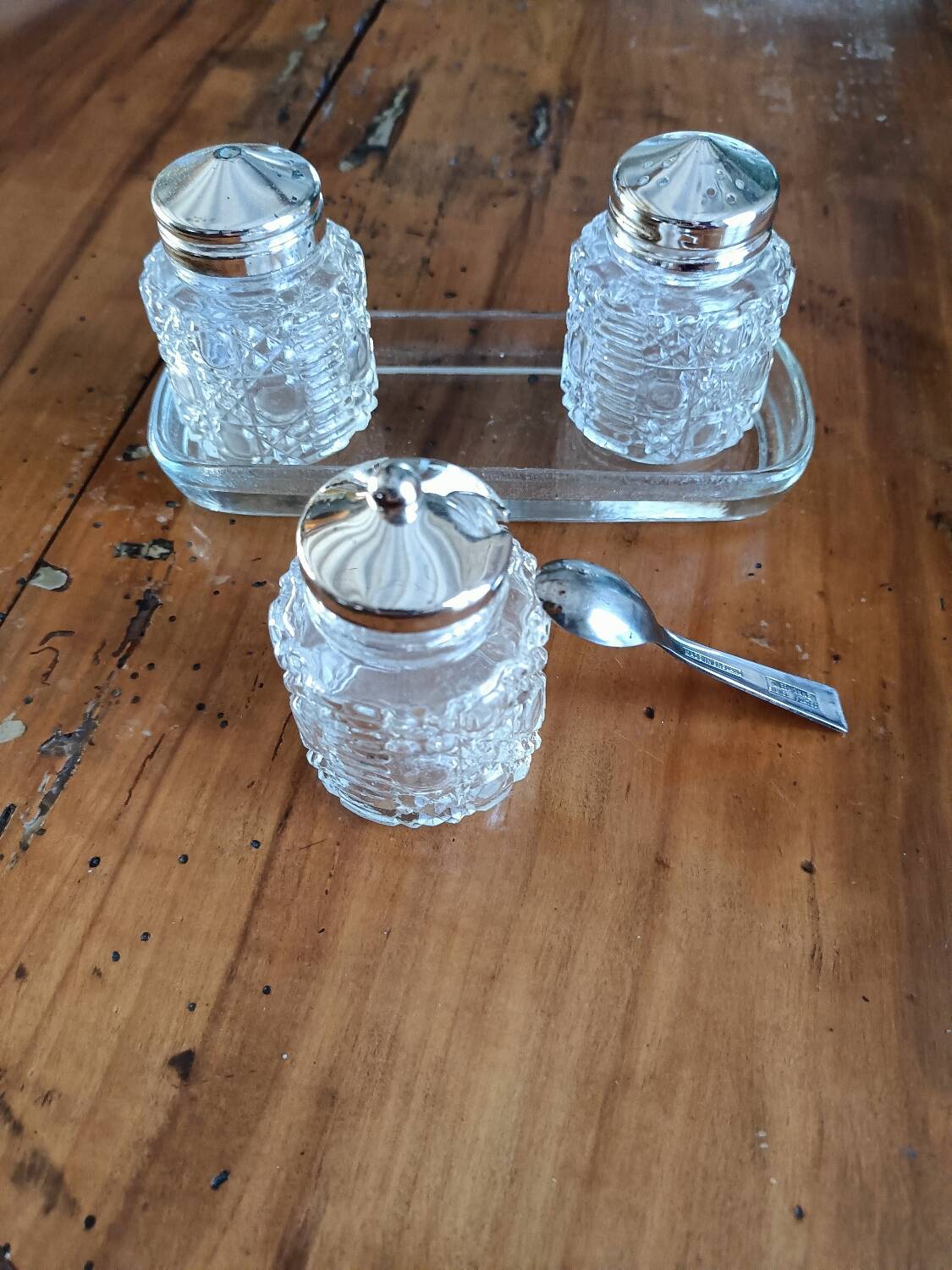 Mustard salt and pepper shaker